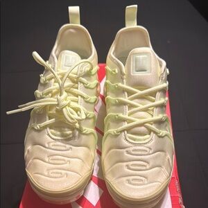 NEVER WORN BEFORE!!! Nike Women's Sneakers in Light Yellow